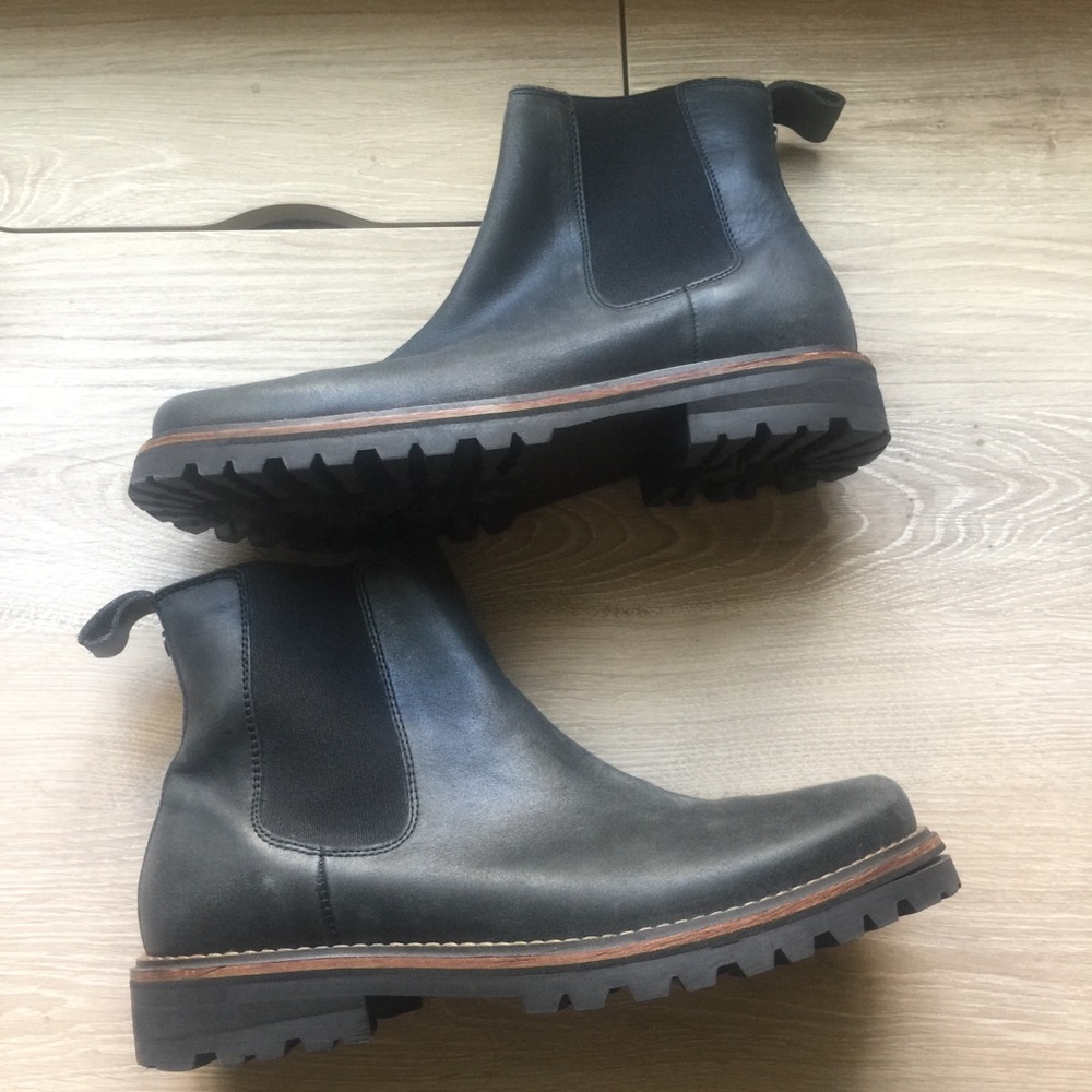 Dr. Scholl’s Chelsea-like boots, size 8